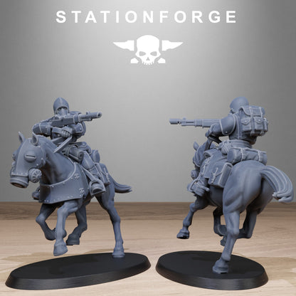 RoyalGuard Cavalry StationForge 32mm 16K Resin 11 Miniatures